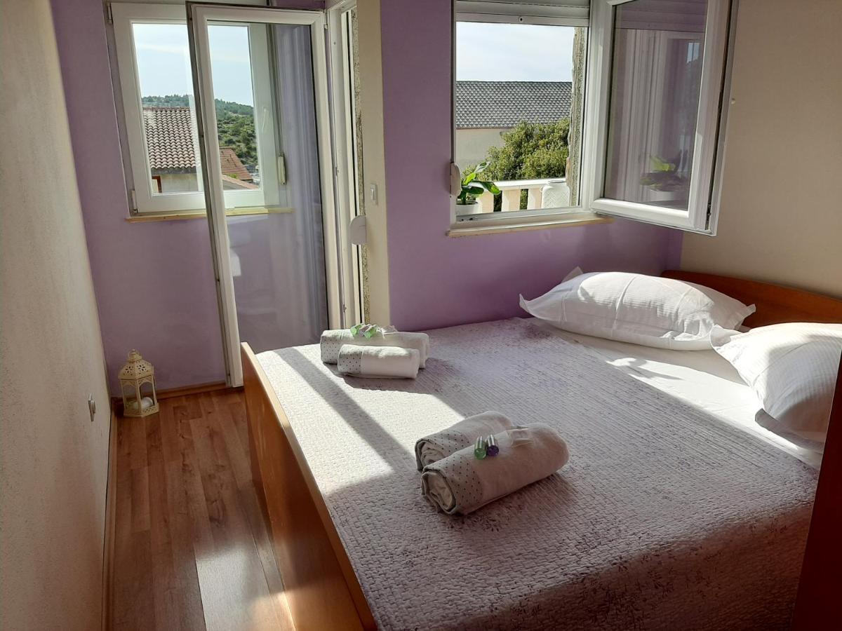 Holiday Beach House Lägenhet Grebaštica Exteriör bild