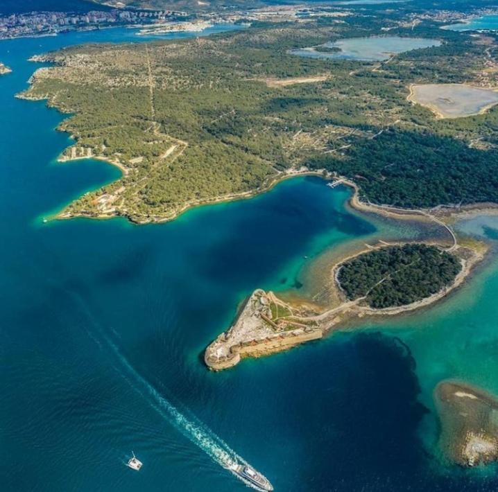 Holiday Beach House Lägenhet Grebaštica Exteriör bild